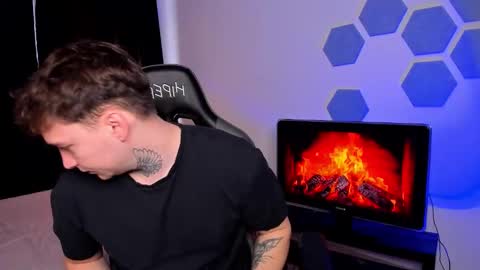 Snapshot of chris_tyson chatting on 12-22-25, 08:44 Chris Tyson online show from 12-22-25, 08:44