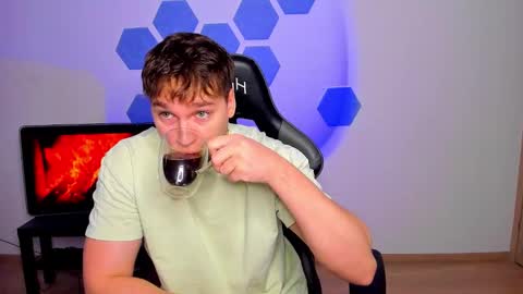 Snapshot of chris_tyson chatting on 01-06-26, 10:08 Chris Tyson online show from 01-06-26, 10:08