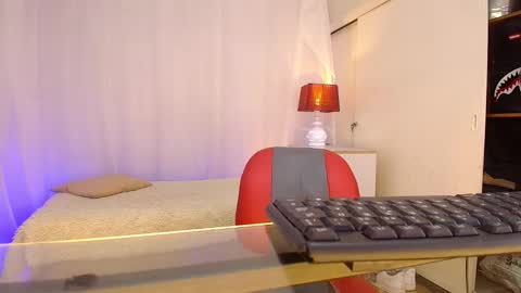 Snapshot of chriss_ath chatting on 02-25-26, 01:21 chriss online show from 02-25-26, 01:21