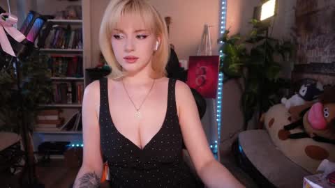 chriss_foxx online show from 06-10-26, 03:44