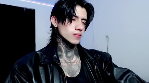 Snapshot of chriss_opp chatting on 02-06-25, 01:43 CHRIS  INDEPENT MODEL online show from 02-06-25, 01:43