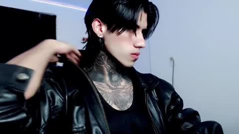 Snapshot of chriss_opp chatting on 02-06-25, 07:51 CHRIS  INDEPENT MODEL online show from 02-06-25, 07:51