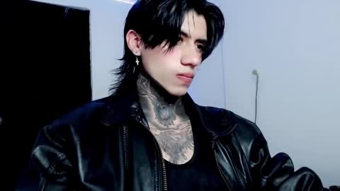 Snapshot of chriss_opp chatting on 02-13-25, 11:17 CHRIS  INDEPENT MODEL online show from 02-13-25, 11:17