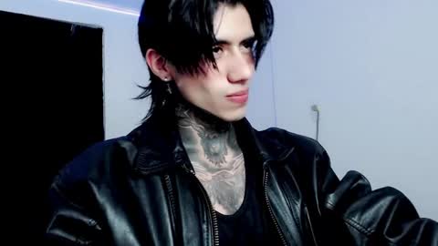 Snapshot of chriss_opp chatting on 02-13-25, 09:17 CHRIS  INDEPENT MODEL online show from 02-13-25, 09:17