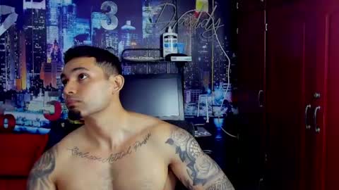 Chriss Stewart online show from 06-25-26, 02:22