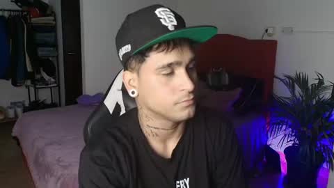 Snapshot of chriss_wg_ chatting on 07-30-26, 12:20 Christian Wang online show from 07-30-26, 12:20
