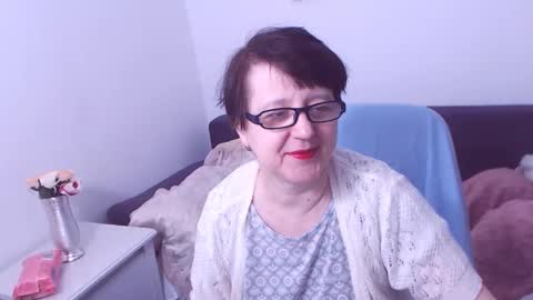 Snapshot of christarose chatting on 02-14-25, 01:02 Christa online show from 02-14-25, 01:02