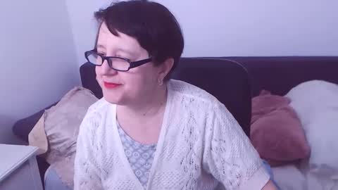 Snapshot of christarose chatting on 02-19-25, 07:38 Christa online show from 02-19-25, 07:38