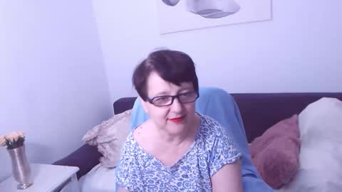 Snapshot of christarose chatting on 11-14-25, 12:53 Christa online show from 11-14-25, 12:53