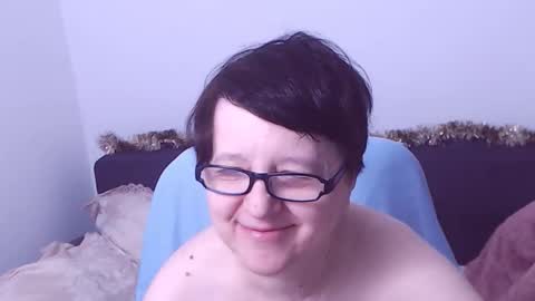 Snapshot of christarose chatting on 12-14-25, 02:22 Christa online show from 12-14-25, 02:22