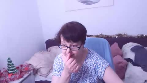 Snapshot of christarose chatting on 12-21-25, 01:57 Christa online show from 12-21-25, 01:57