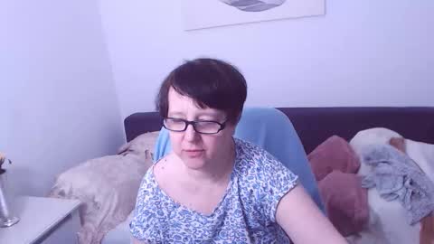 Snapshot of christarose chatting on 01-11-26, 01:27 Christa online show from 01-11-26, 01:27