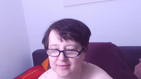 Snapshot of christarose chatting on 02-11-26, 11:10 Christa online show from 02-11-26, 11:10