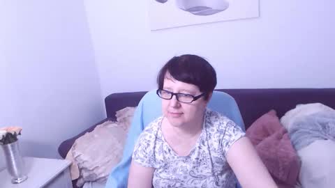 Snapshot of christarose chatting on 02-14-26, 10:28 Christa online show from 02-14-26, 10:28