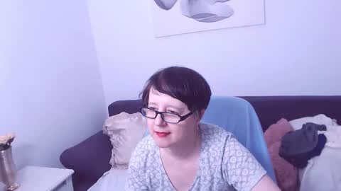 Snapshot of christarose chatting on 03-08-26, 02:04 Christa online show from 03-08-26, 02:04