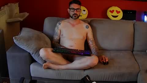 Snapshot of christian23hot chatting on 06-22-26, 05:26 Chris online show from 06-22-26, 05:26