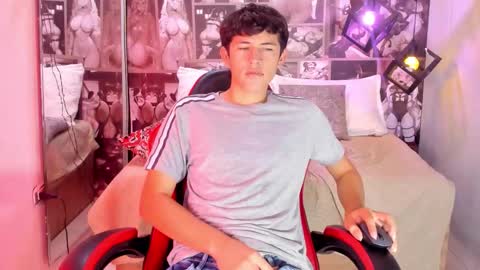 Snapshot of christian_foxx chatting on 03-01-26, 12:34 Christian online show from 03-01-26, 12:34