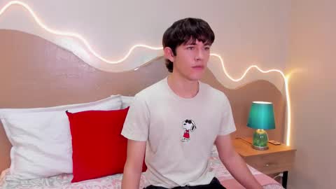 Snapshot of christian_foxx chatting on 03-12-26, 06:58 Christian online show from 03-12-26, 06:58