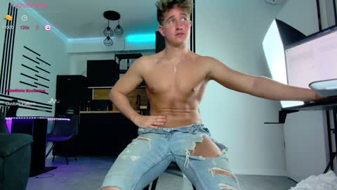 Snapshot of christianlevine_ chatting on 12-05-24, 08:22 UPVOTE ME ------ ILL DO SOMETHING FOR FREE online show from 12-05-24, 08:22