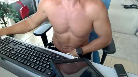 Snapshot of christiano1977 chatting on 05-22-26, 05:18 Michael USA online show from 05-22-26, 05:18