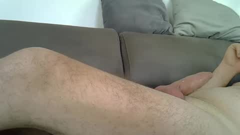 Snapshot of christiano252 chatting on 12-20-25, 10:44 christiano252 online show from 12-20-25, 10:44