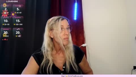 Snapshot of christinabruce chatting on 10-17-25, 06:21 Chris Tina Bruce online show from 10-17-25, 06:21