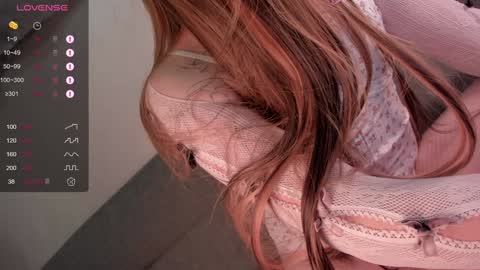 Snapshot of christinaloveu chatting on 01-06-25, 04:44 crisss online show from 01-06-25, 04:44