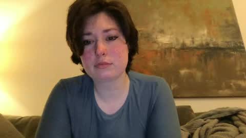 Snapshot of christinescorner chatting on 06-25-26, 02:00 Christine online show from 06-25-26, 02:00