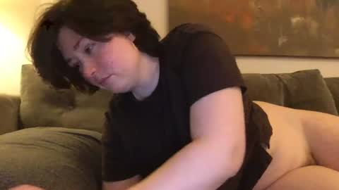 Snapshot of christinescorner chatting on 07-12-26, 02:57 Christine online show from 07-12-26, 02:57