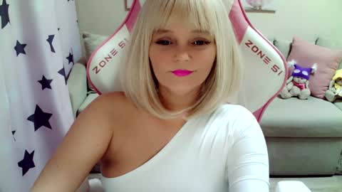 Snapshot of christirose chatting on 12-29-24, 08:33 Christi online show from 12-29-24, 08:33