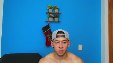 Snapshot of christopher_w chatting on 12-08-24, 11:40 Christopher online show from 12-08-24, 11:40