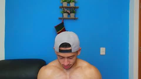 Snapshot of christopher_w chatting on 12-22-24, 03:11 Christopher online show from 12-22-24, 03:11