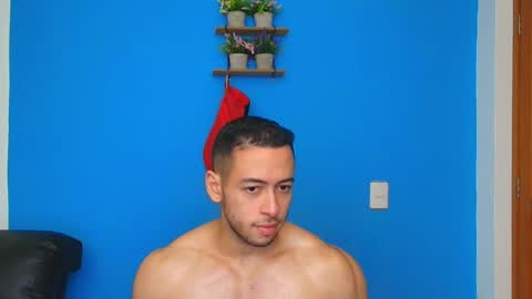 Snapshot of christopher_w chatting on 01-06-25, 11:31 Christopher online show from 01-06-25, 11:31