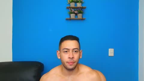 Snapshot of christopher_w chatting on 01-19-25, 03:29 Christopher online show from 01-19-25, 03:29