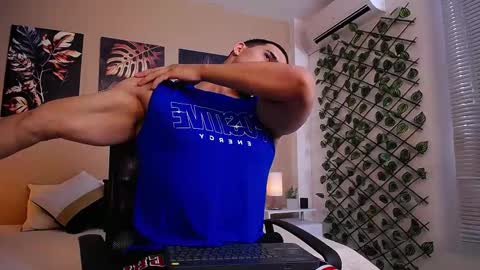 Snapshot of christopherblack_ chatting on 11-08-25, 01:33 Christopher Black online show from 11-08-25, 01:33