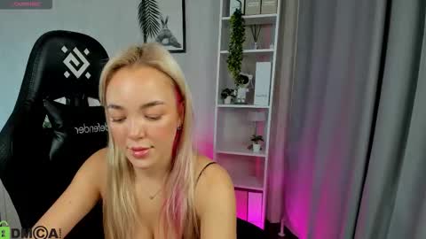 hristy3 online show from 11-17-25, 12:49