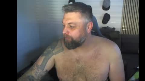 Snapshot of chrizz80 chatting on 11-06-25, 12:50 Chrizz online show from 11-06-25, 12:50