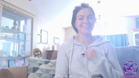 Snapshot of chroniclove chatting on 01-09-25, 04:49 Marley online show from 01-09-25, 04:49