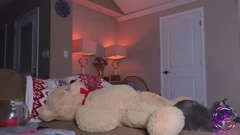 Snapshot of chroniclove chatting on 02-23-25, 01:57 Marley online show from 02-23-25, 01:57