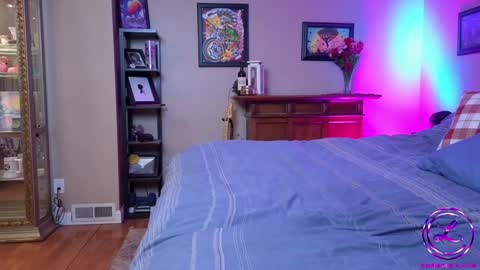 Snapshot of chroniclove chatting on 02-28-26, 04:13 Marley online show from 02-28-26, 04:13