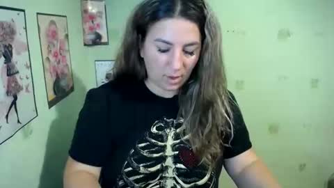 Snapshot of chrystalbella chatting on 12-03-24, 06:37 Diana online show from 12-03-24, 06:37