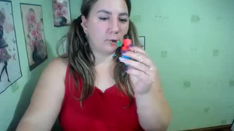 Snapshot of chrystalbella chatting on 12-12-24, 07:59 Diana online show from 12-12-24, 07:59