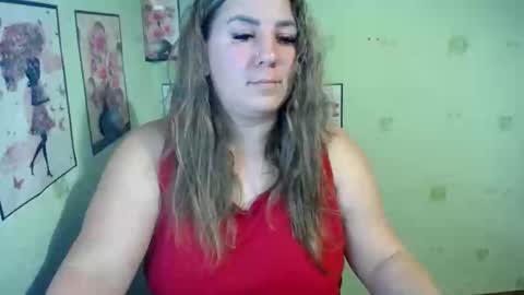 Snapshot of chrystalbella chatting on 01-08-25, 01:41 Diana online show from 01-08-25, 01:41
