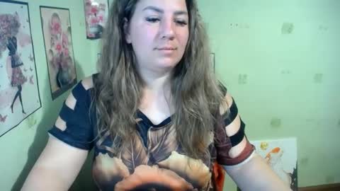 Snapshot of chrystalbella chatting on 02-28-25, 05:26 Diana online show from 02-28-25, 05:26