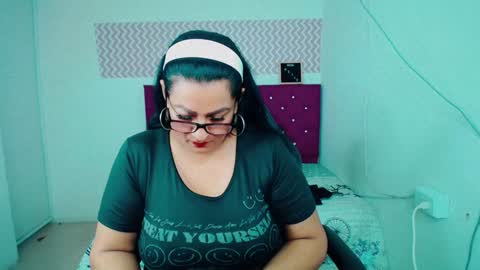 Snapshot of chubymature_ chatting on 01-04-25, 01:10 Lulu online show from 01-04-25, 01:10