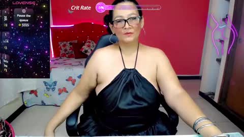 Snapshot of chubymature_ chatting on 01-28-25, 01:27 Lulu online show from 01-28-25, 01:27