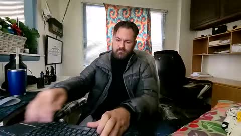 chuck7891 online show from 10-28-25, 07:49