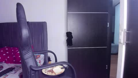 Karlay online show from 02-17-26, 05:59