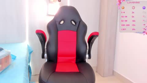 Snapshot of ciara_blake chatting on 09-16-25, 11:33 CIARA online show from 09-16-25, 11:33