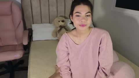 Mia online show from 05-14-26, 05:14